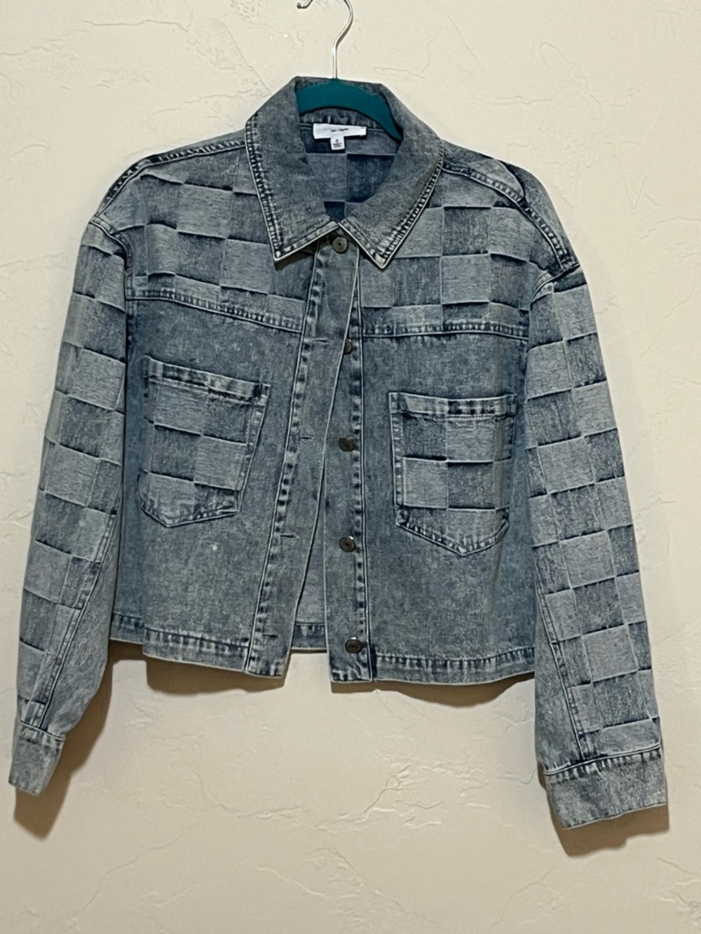 ee:some NEW Acid Washed Blue Woven or Patchwork Denim Jacket
Cropped Versatile